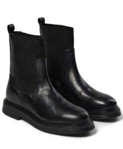 Alternative view of Friia - Black