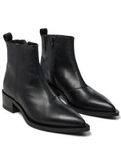 Alternative view of Elva - Black