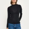 SRRoman Frill LS Top - Black