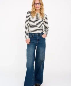 Alternative view of Alina Flare Wide Jeans  Wash Addington - Denim Blue