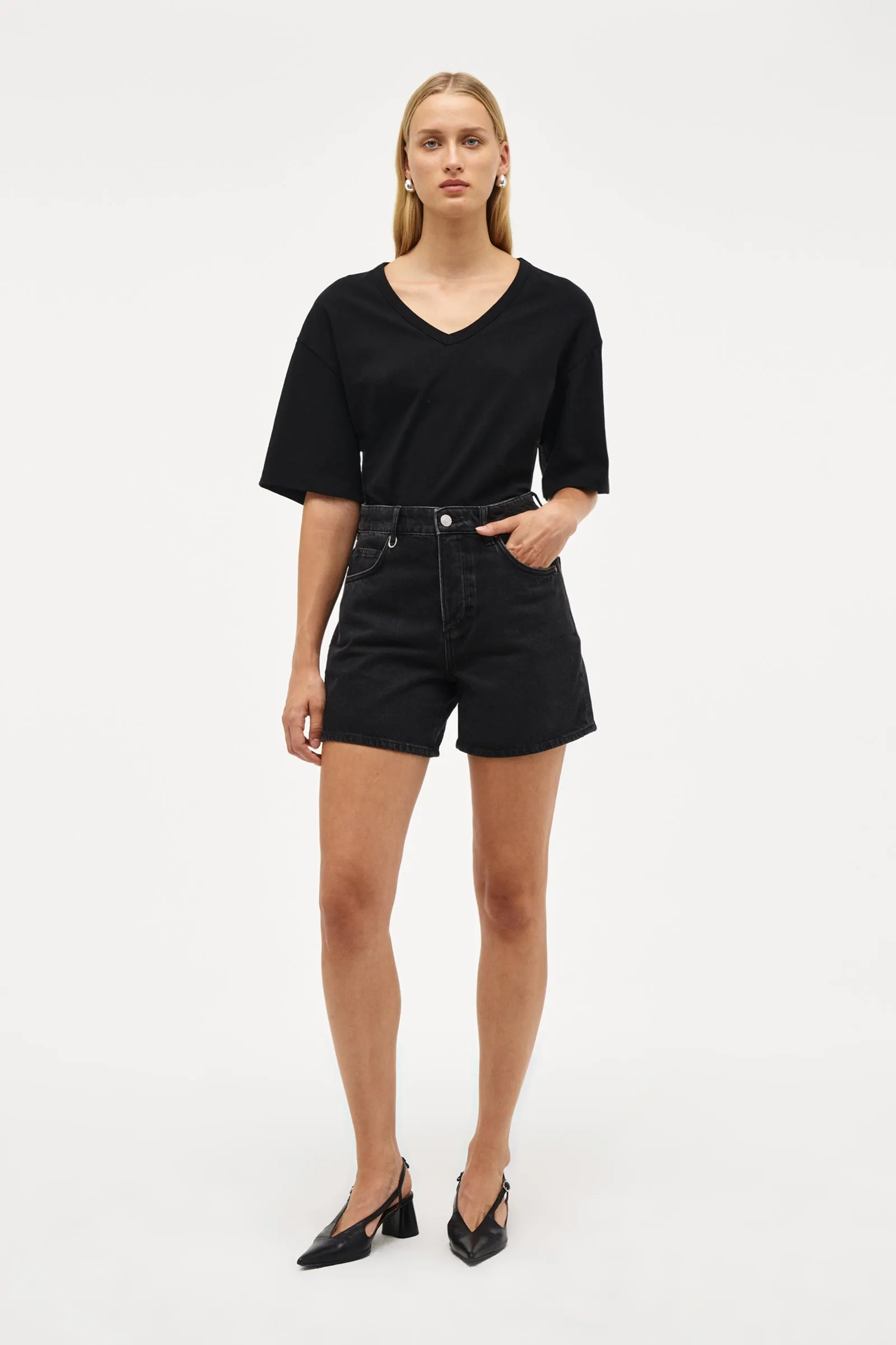 Eva Short French Black - Washed Black