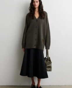 Alpha Knit Monogram Cardigan - Black Olive - Bild 3