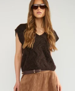 Nualmas Knitted Vest - Black Coffee